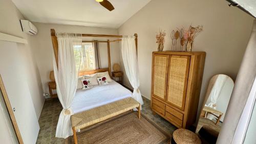 Grand Gaube House | Zephyr House Ocean Breeze with Pool