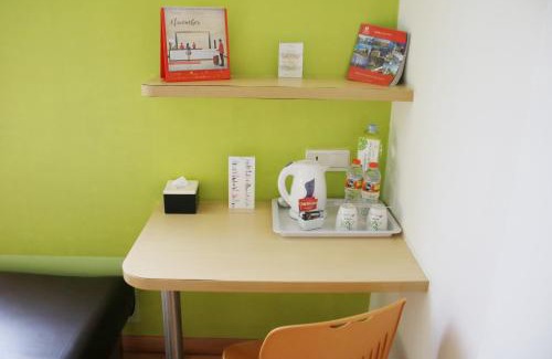 Bogor Tengah Hotel | Zest Bogor by Swiss-Belhotel International