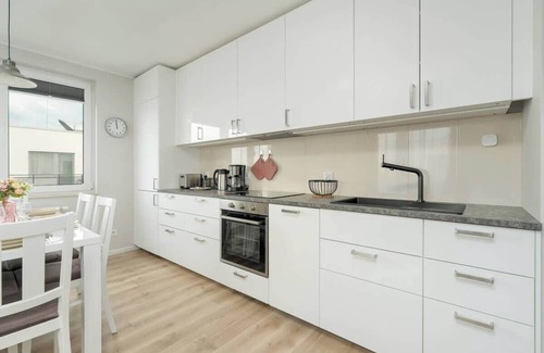 Grunwald Apartment | Ziębicka 14D | Apartment for 6 | Balcony | Parking