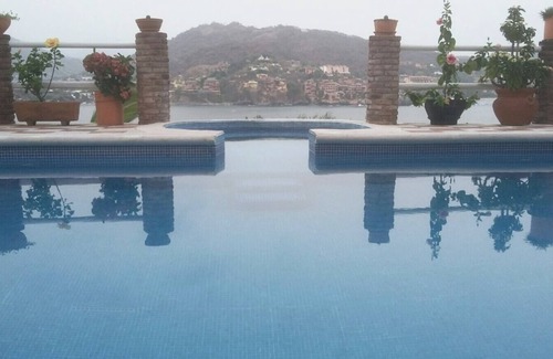Almacen Condo | Zi Casa overlooking the beaches and bay