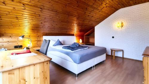 Rotensol House | Zi07 Doppelzimmer Schönblick mit Balkon