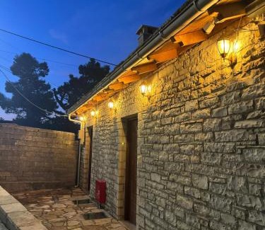 Gjirokaster House | Zilfe Guesthouse
