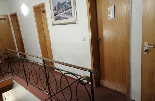 Dettingen unter Teck House | Zimmervermietung Gasthof Lamm, Zugang erfolgt selbstständig über ein Schlüsseltresor