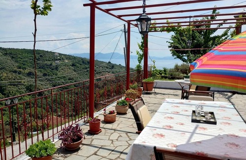 Afetai House | Zina's Cottage in Afetes