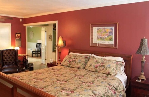 Sanger Apartment | Zinfandel Suite Sequoia View B&B