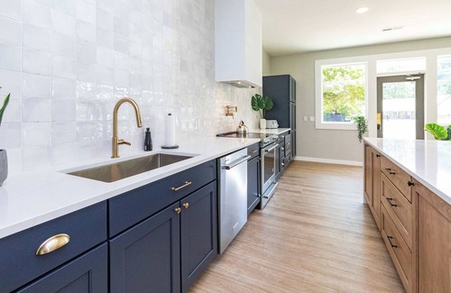 Valley Creek Run Apartment | Zinnia- Deluxe Double Queen Studio at The Dogwood