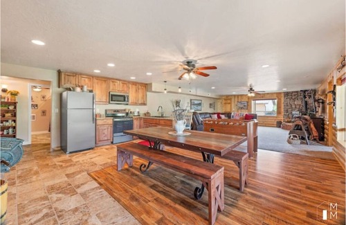 New Harmony House | Zion Nat'l Park/Cedar City/Bryce/Brianhead-NEW!