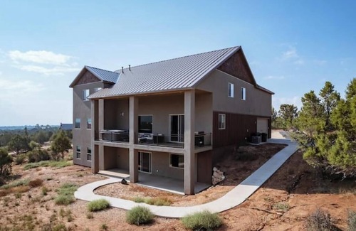 Zion National Park East Entrance House | Zion views- R Family Square + Resort Access