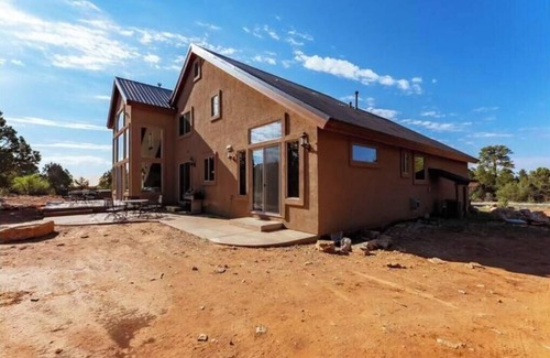 Zion National Park East Entrance House | Zion Views- Suite Serenity Lodge + Resort Access
