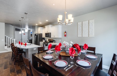 Hurricane House | Zion Village Resort 415 | Private Hot Tub, Ping Pong Table, and Community Pool access