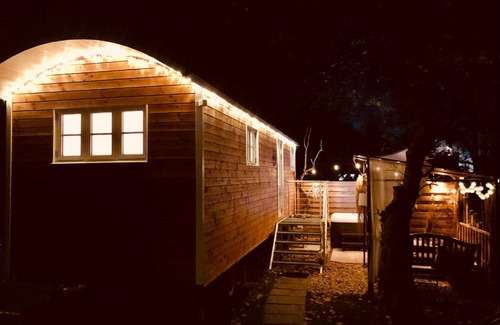 Petershagen House | Zirkuswagen mit Outdoor Whirlpool und Garten