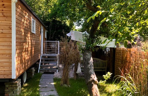 Petershagen House | Zirkuswagen mit Outdoor Whirlpool und Garten