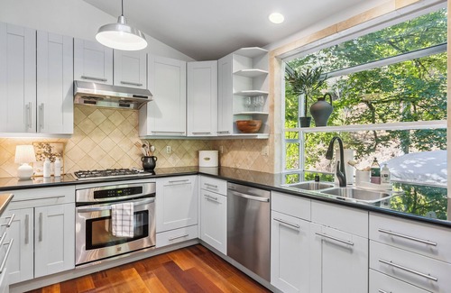 Kenwood House | Zoë Creekside-Tranquil Redwoods-20 wineries 3 mi