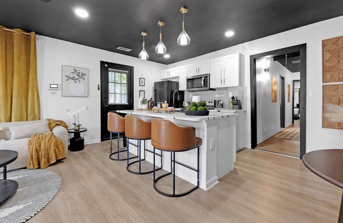 Memphis House | Zoë’s Hideout