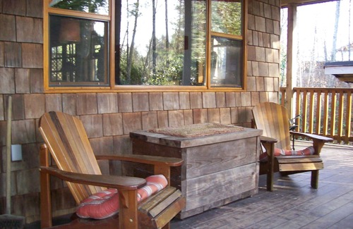 Tofino House | Zoe's at North Beach - Across the road from North Chesterman beach!