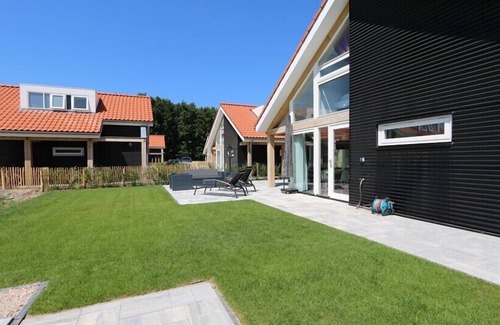 Renesse Villa | Zonnedorp 26 holiday villa near the beach with park animation