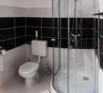 Mad House | Zsirai Guest House