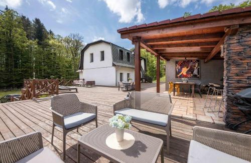 Chvalkovice Villa | ZTRACENÝ MLÝN