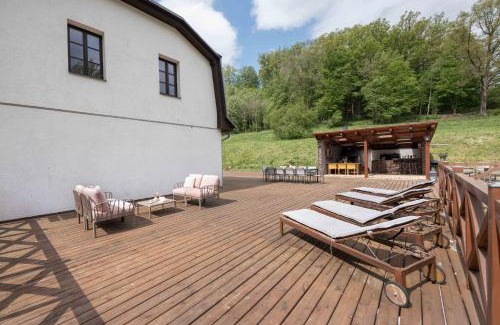 Chvalkovice Villa | ZTRACENÝ MLÝN