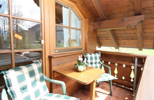 Oberau Apartment | Zugspitze holiday flat with south-facing balcony