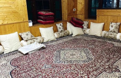 Nishat-Shalimar Apartment | Zulal Guest House