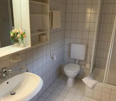 Neckartenzlingen House | Zum Flößer