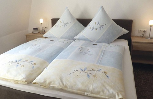 Briedel Cottage | "Zum musikalischen Wirt" - double room with shower/WC