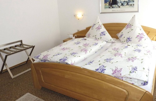 Briedel Cottage | "Zum musikalischen Wirt" - double room with shower/WC