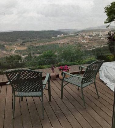 הבית על הגבעה