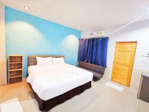 ลิตเติ้ล ฮิลล์ สัตหีบ รีสอร์ท (Little Hill Sattahip Resort)