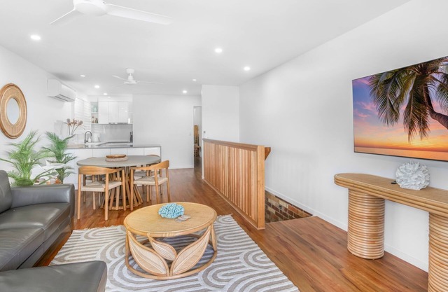 1/46 Manooka Drive - Rainbow Beach. Aircon. Ocean Views.