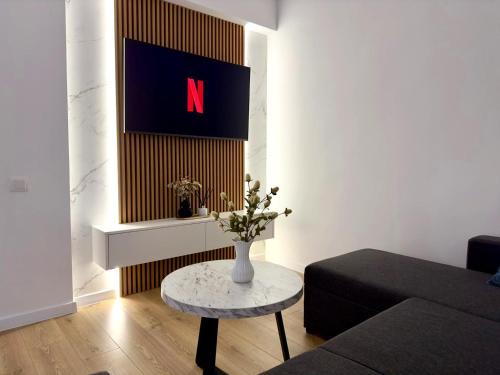 1,5 BR- Balcony, Netflix, Nespresso, AC, Walk-to-Mall - GrandStay md