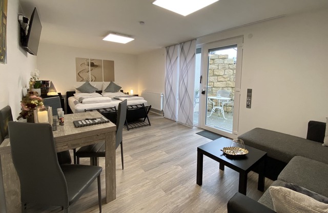 1.5 room app. modern with kitchen + terrace near S-Bahn. 250 Mbit Internet