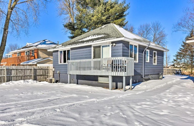1-Bedroom Beach House on Snowmobile Trail!