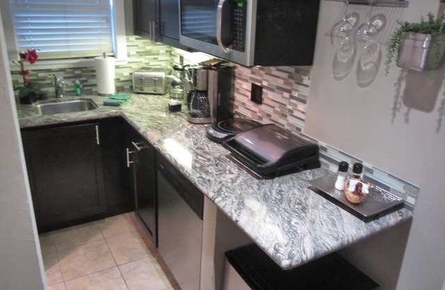 1 Bedroom Condo Style 2nt min by Heavenly Village & Gondola. Also have 1nt rates