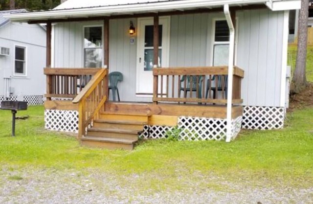 1 Bedroom cottage that sleeps 4 only 7 miles from Cooperstown on Otsego Lake