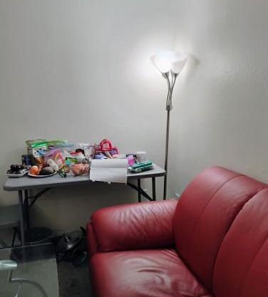 1 bedroom in 3 BR condo