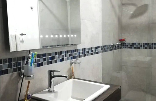 1 Bedroom Private vacation home in Cali