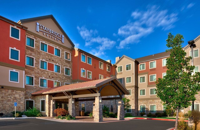 1 Bedroom Suite | Access to a Heated Pool & Hot Tub + Free Breakfast Buffet