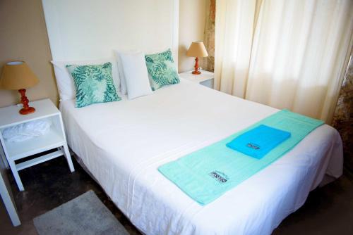 1 bedroomed Chalet with dam view - 2214