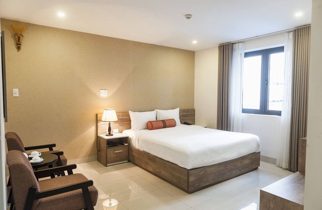 1-DOUBLE-BED ROOM, NICE GARDEN, BEACH AREA, with BREAKFAST