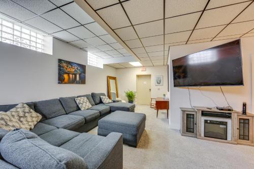 1 Mi to Dtwn Cozy Retreat in New Kensington!