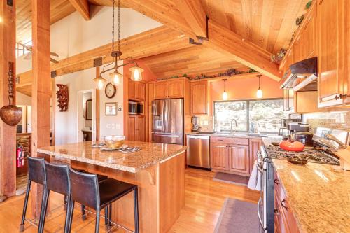1 Mi to Lake Tahoe Home with Hot Tub and Decks