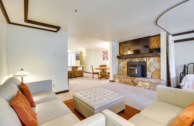 1 Mi to Trail: WFH-Friendly Incline Village Condo!