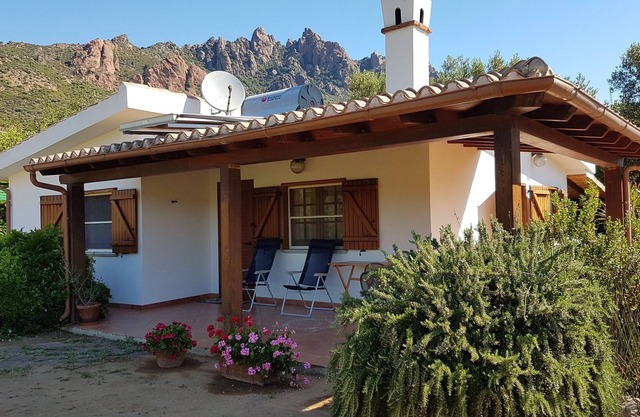 100 mt WHITE SAND BEACH SINGLE VILLETTA WITH PRIVATE GARDEN