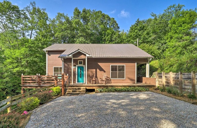 10 Mi to Grandfather Mountain Wolfe Creek Cabin