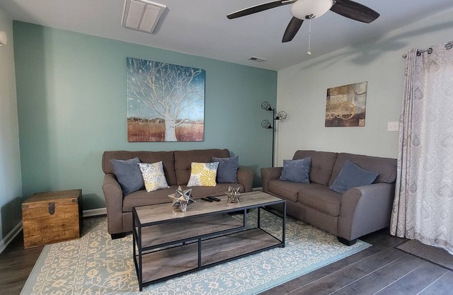 10 mins to Emerald Isle, 2 bd 2.5 ba Townhouse