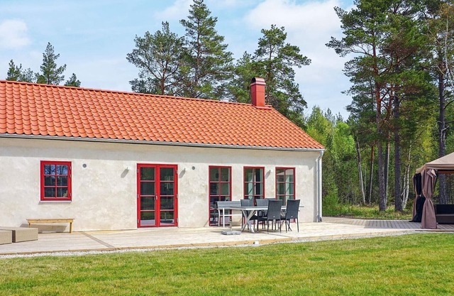 10 person holiday home in KATTHAMMARSVIK