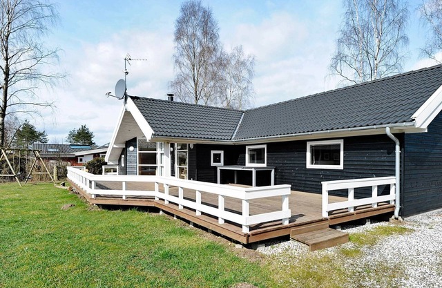 10 person holiday home in Fårvang-By Traum