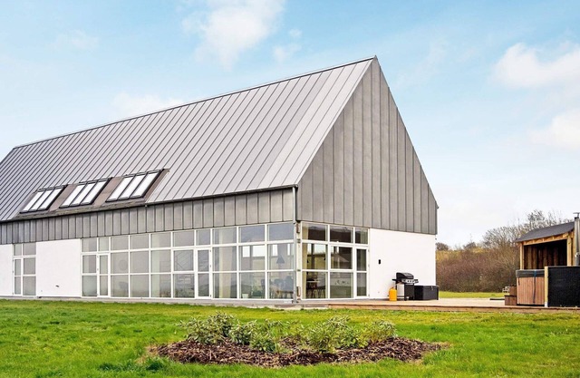 10 person holiday home in Løgstør-By Traum